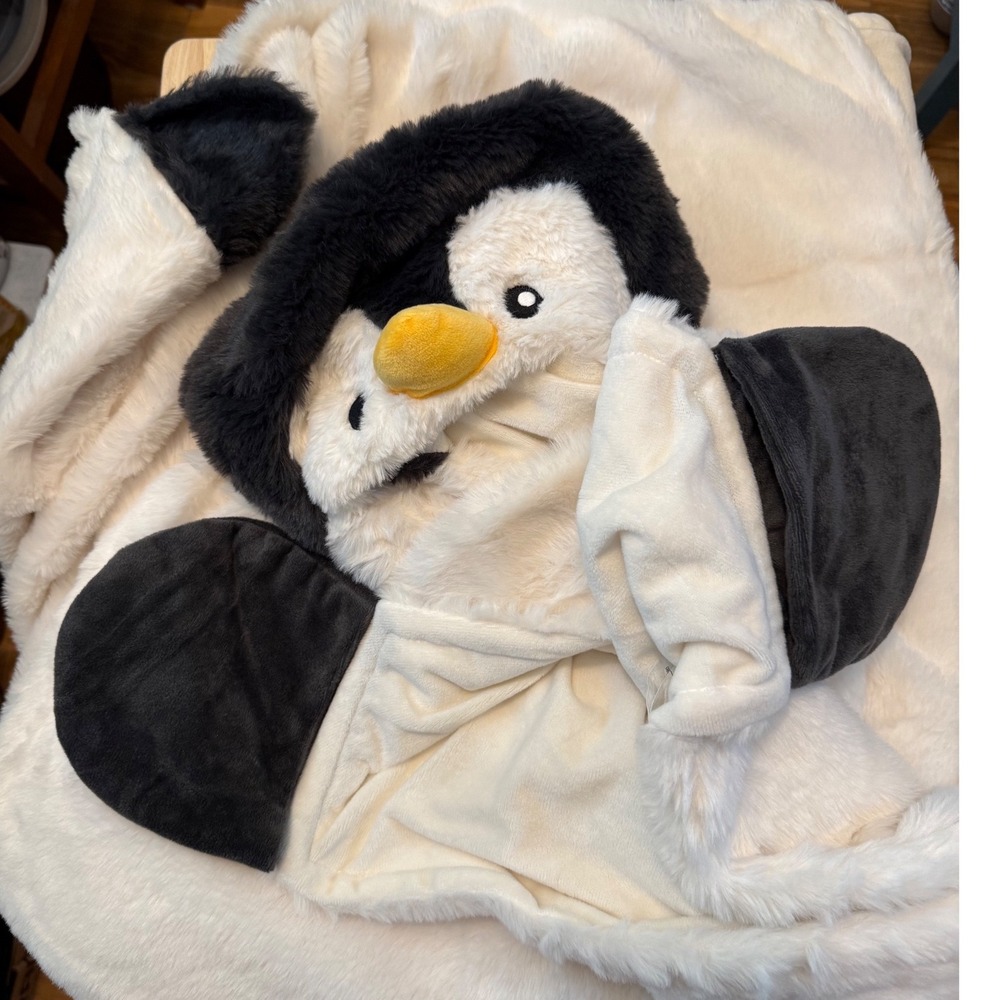 Wondershop Target Penguin Hooded Faux Fur Wearable Throw Blanket 40x50